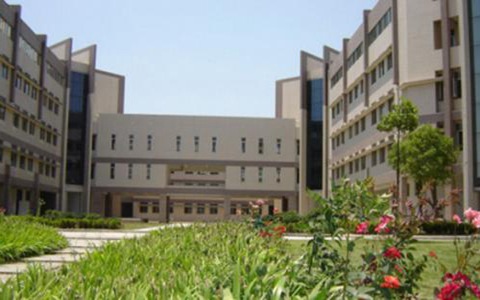 成都市建筑职业中专学校建筑工程施工